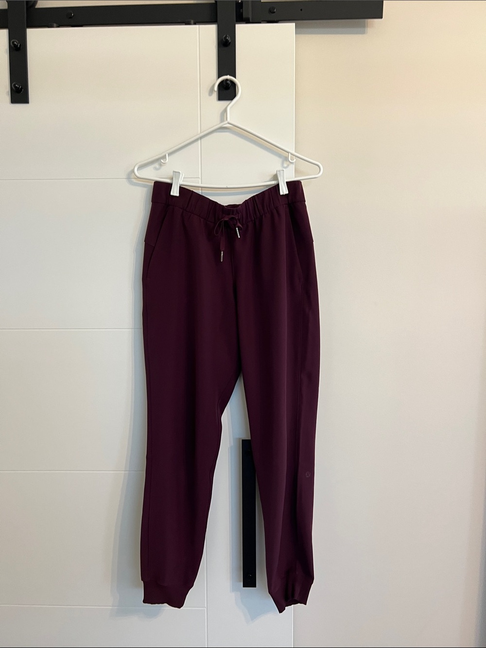 Lululemon athletica Women's Plum Drawstring Joggers